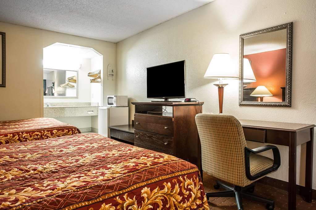 Rodeway Inn North Charleston - Ashley Phosphate Room photo